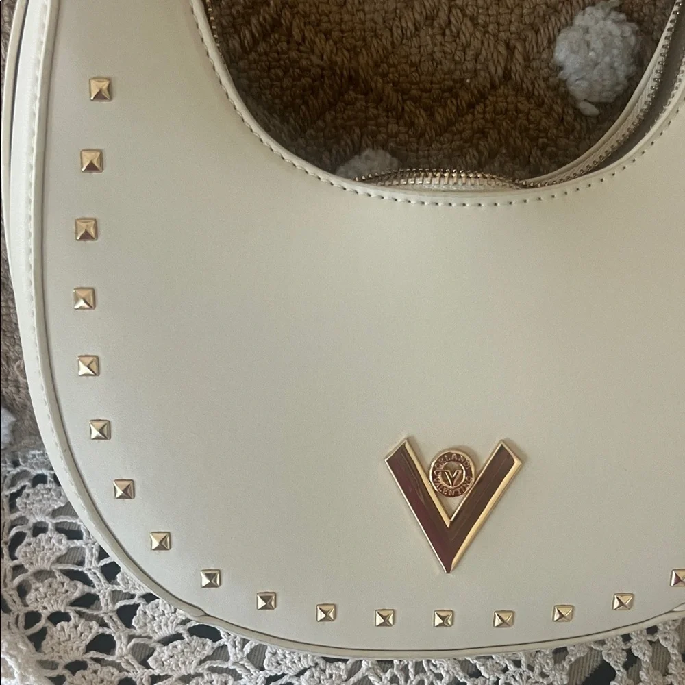NEW WITH TAGS Valentino Orlandi Cream Shoulder Bag with Gold Accents - Picture 14 of 16